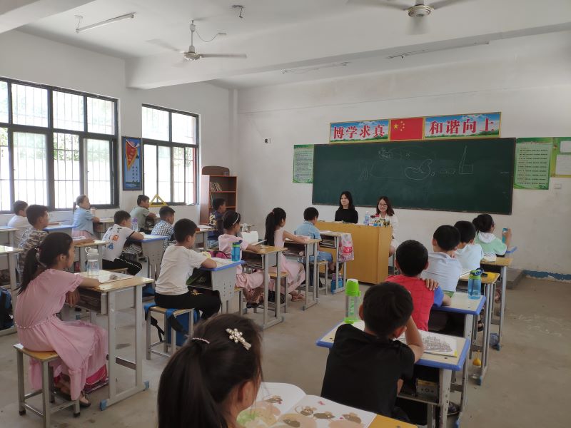 进班级2.jpg